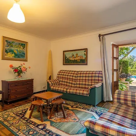 Miquel Hort De'n Bota Villa