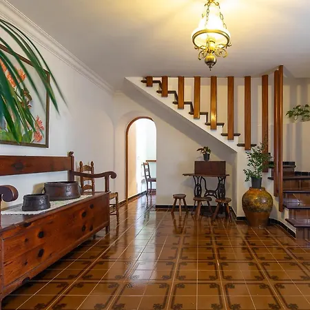 Miquel Hort De'n Bota Villa *