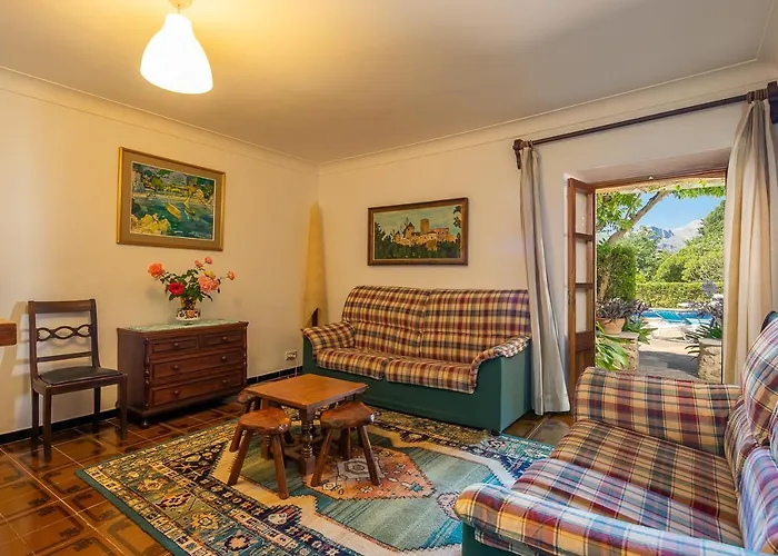 Miquel Hort De'n Bota Villa