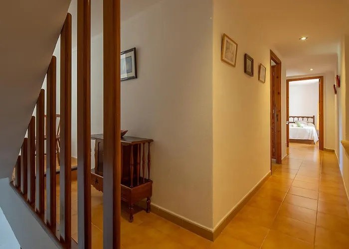 Miquel Hort De'n Bota Villa *